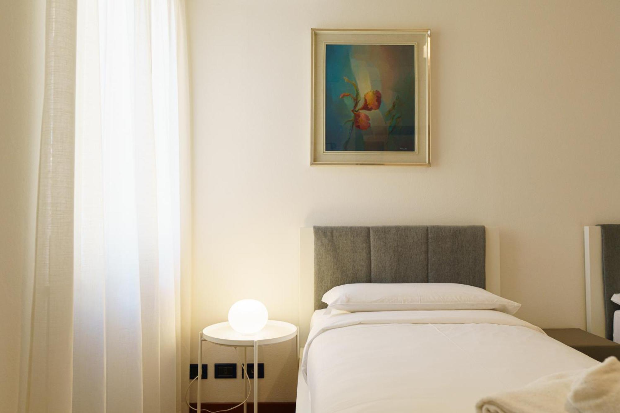 Domus Verona - Residenza Marconi ภายนอก รูปภาพ